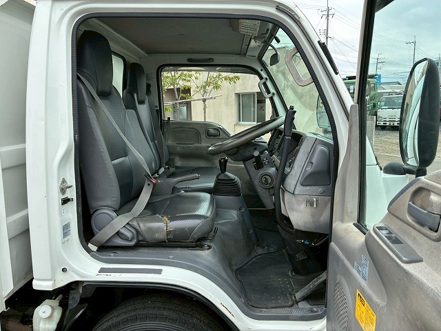 新明和工業フルフラットロー全低床150馬力6速MT3t6t|中古トラックの販売・買取・査定のアイナビ