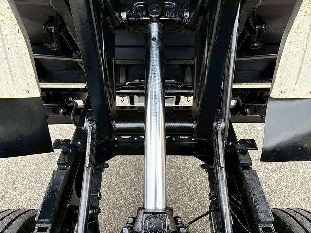 新明和工業フルフラットロー全低床150馬力6速MT3t6t|中古トラックの販売・買取・査定のアイナビ