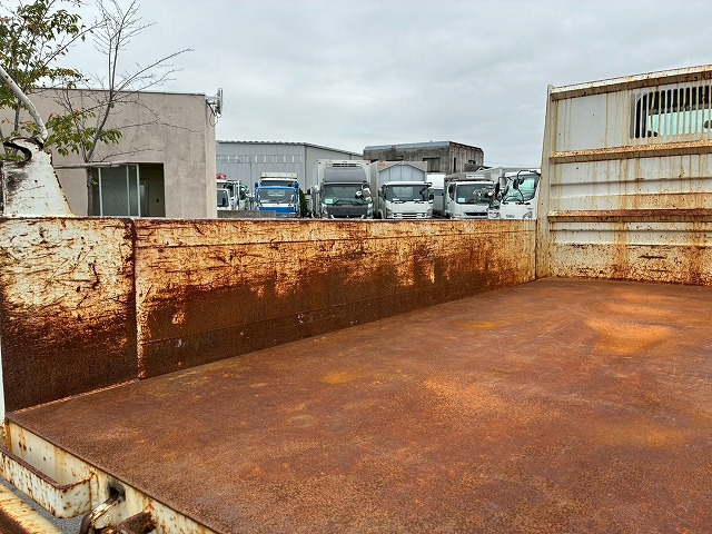 新明和工業フルフラットロー全低床150馬力6速MT3t6t|中古トラックの販売・買取・査定のアイナビ