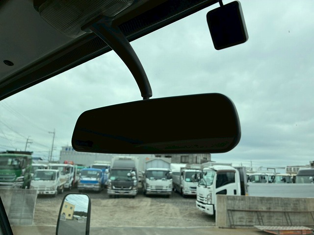 新明和工業フルフラットロー全低床150馬力6速MT3t6t|中古トラックの販売・買取・査定のアイナビ