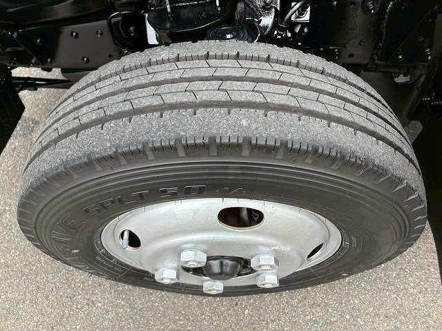 新明和工業フルフラットロー全低床150馬力6速MT3t6t|中古トラックの販売・買取・査定のアイナビ