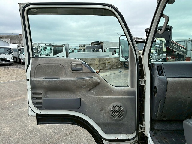 新明和工業フルフラットロー全低床150馬力6速MT3t6t|中古トラックの販売・買取・査定のアイナビ