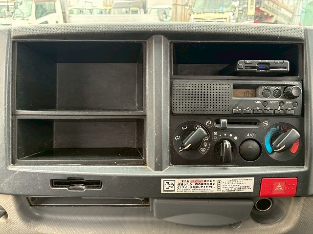 新明和工業フルフラットロー全低床150馬力6速MT3t6t|中古トラックの販売・買取・査定のアイナビ