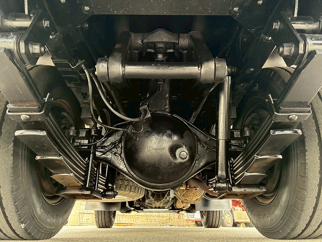 新明和工業フルフラットロー全低床150馬力6速MT3t6t|中古トラックの販売・買取・査定のアイナビ