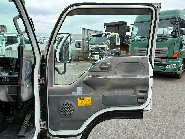 新明和工業フルフラットロー全低床150馬力6速MT3t6t|中古トラックの販売・買取・査定のアイナビ