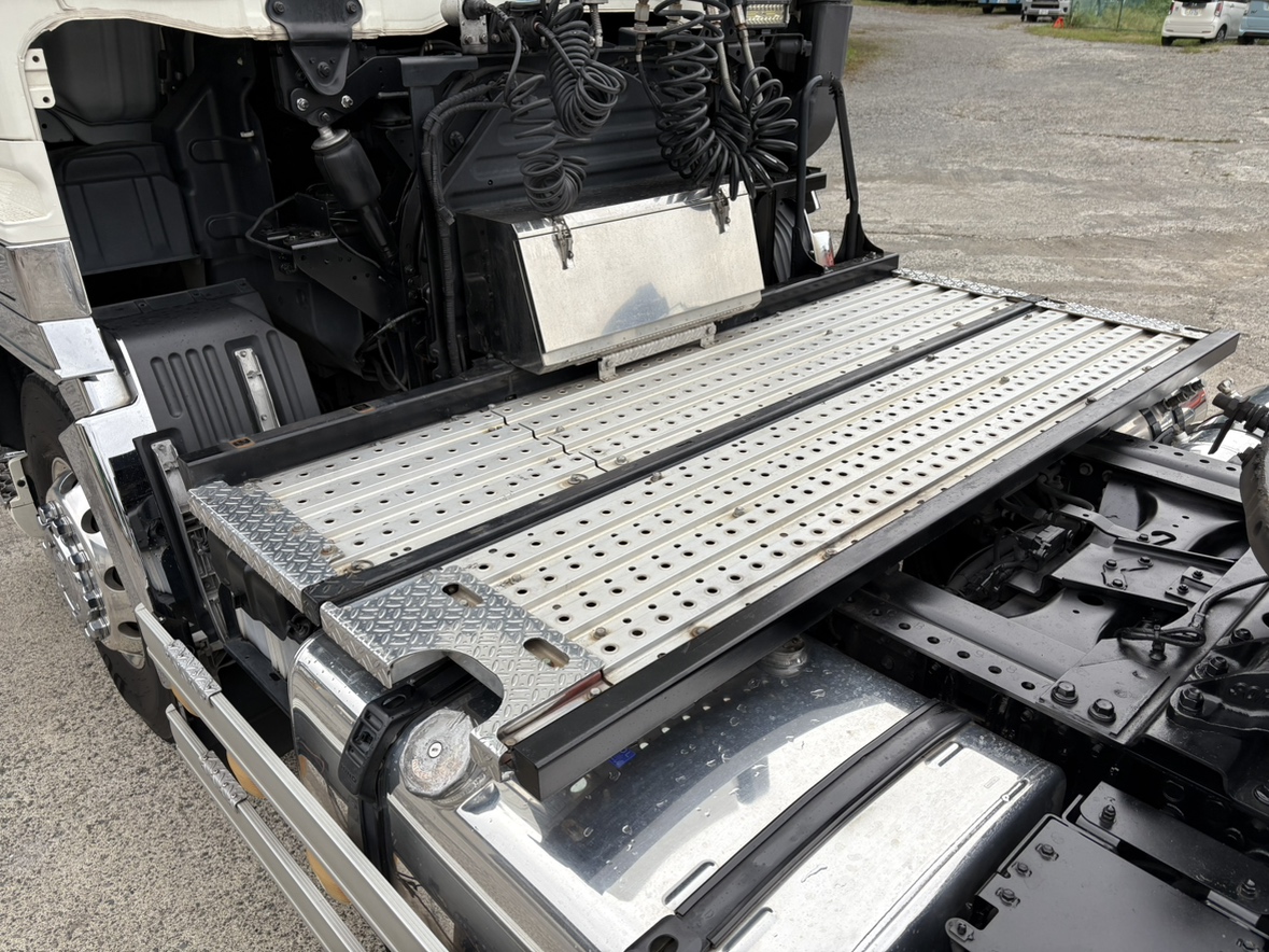 H31年式、プロフィア、ハイグレード、トラクタ、車検付き|中古トラックの販売・買取・査定のアイナビ