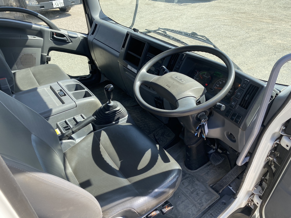 H30年式、フォワード、マルチリフト、ショートキャブ車、車検付|中古トラックの販売・買取・査定のアイナビ