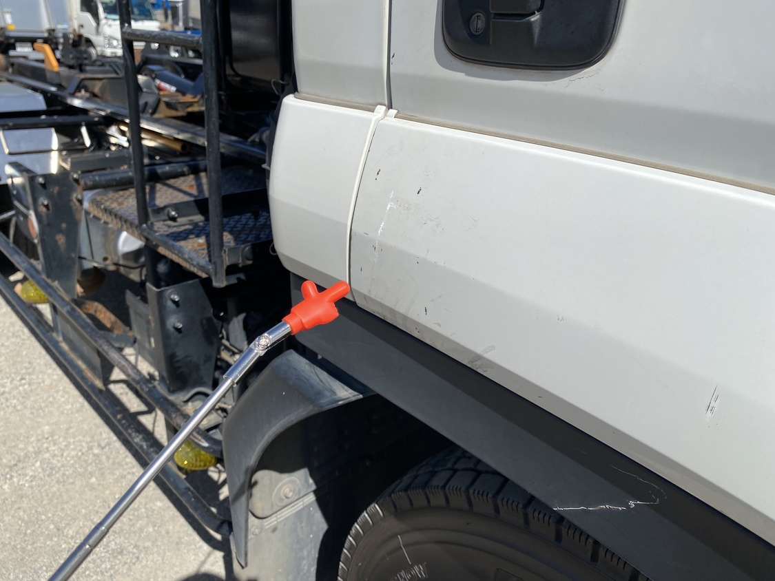 H30年式、フォワード、マルチリフト、ショートキャブ車、車検付|中古トラックの販売・買取・査定のアイナビ