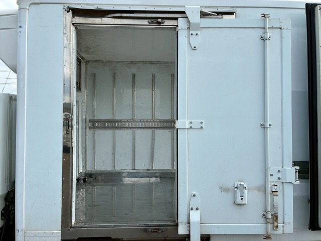 東プレR404A標準幅左サイド扉デュオニックAT2t積載2t5t|中古トラックの販売・買取・査定のアイナビ