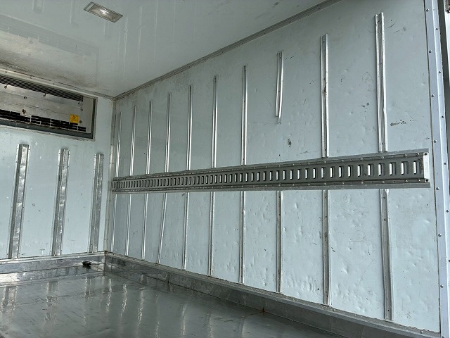 東プレR404A標準幅左サイド扉デュオニックAT2t積載2t5t|中古トラックの販売・買取・査定のアイナビ