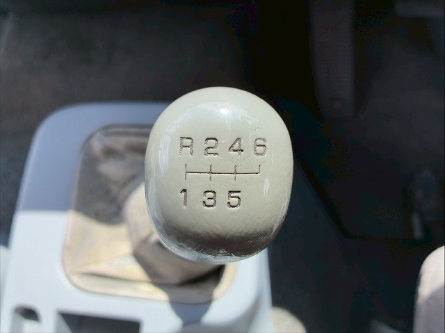 フルキャブ6200フルワイド後輪エアサスパブコ6速MT|中古トラックの販売・買取・査定のアイナビ