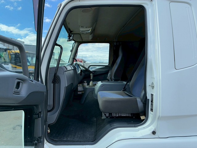 フルキャブ6200フルワイド後輪エアサスパブコ6速MT|中古トラックの販売・買取・査定のアイナビ