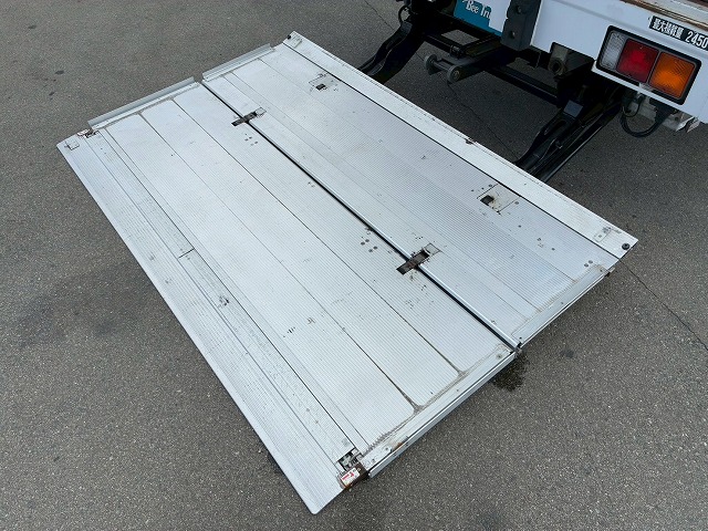 フルキャブ6200フルワイド後輪エアサスパブコ6速MT|中古トラックの販売・買取・査定のアイナビ