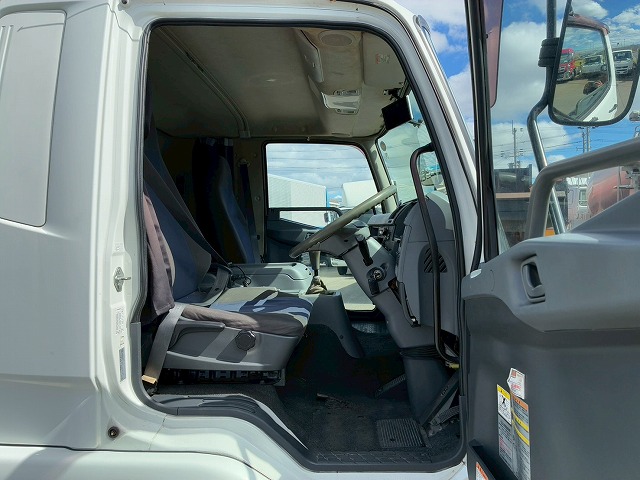 フルキャブ6200フルワイド後輪エアサスパブコ6速MT|中古トラックの販売・買取・査定のアイナビ