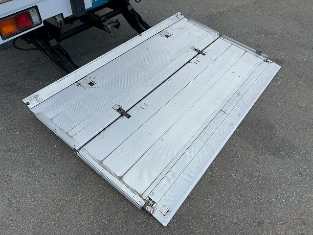 フルキャブ6200フルワイド後輪エアサスパブコ6速MT|中古トラックの販売・買取・査定のアイナビ