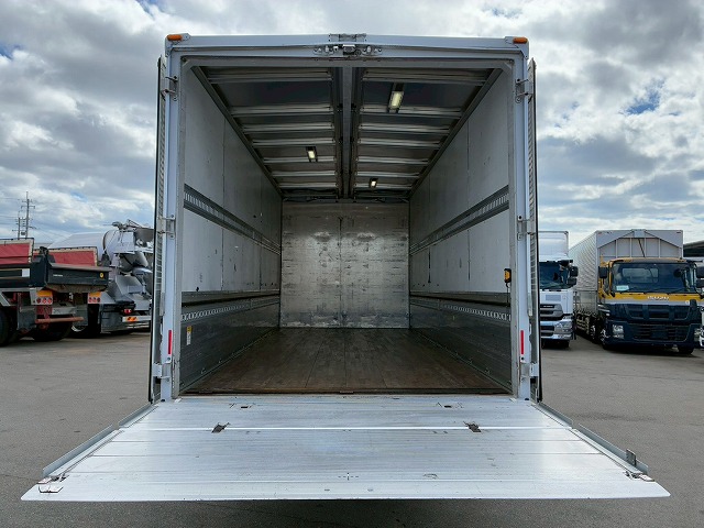 フルキャブ6200フルワイド後輪エアサスパブコ6速MT|中古トラックの販売・買取・査定のアイナビ