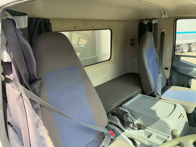 フルキャブ6200フルワイド後輪エアサスパブコ6速MT|中古トラックの販売・買取・査定のアイナビ