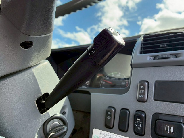 フルキャブ6200フルワイド後輪エアサスパブコ6速MT|中古トラックの販売・買取・査定のアイナビ