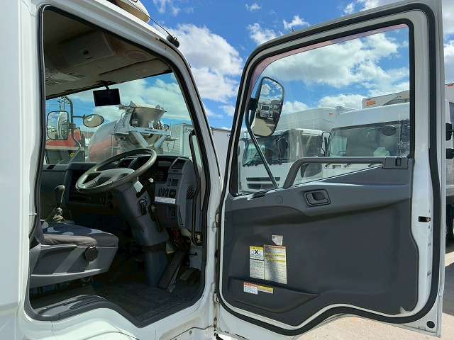 フルキャブ6200フルワイド後輪エアサスパブコ6速MT|中古トラックの販売・買取・査定のアイナビ