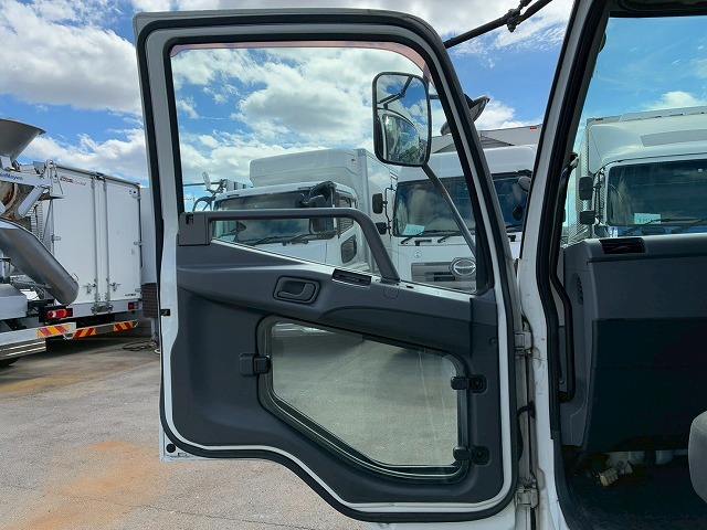 フルキャブ6200フルワイド後輪エアサスパブコ6速MT|中古トラックの販売・買取・査定のアイナビ