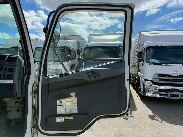 フルキャブ6200フルワイド後輪エアサスパブコ6速MT|中古トラックの販売・買取・査定のアイナビ