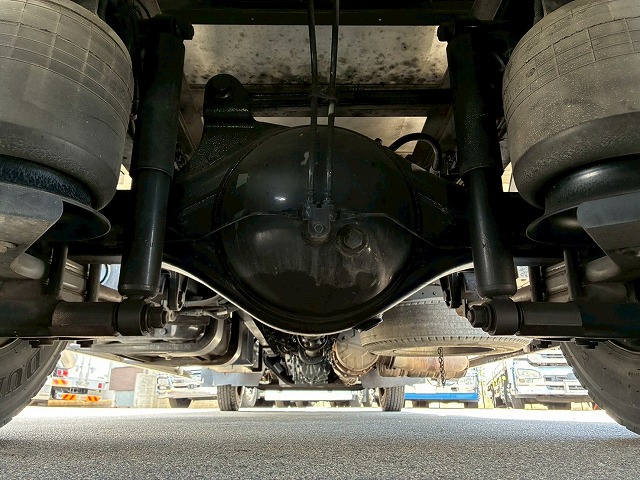 フルキャブ6200フルワイド後輪エアサスパブコ6速MT|中古トラックの販売・買取・査定のアイナビ