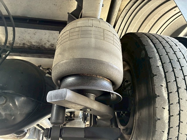 フルキャブ6200フルワイド後輪エアサスパブコ6速MT|中古トラックの販売・買取・査定のアイナビ