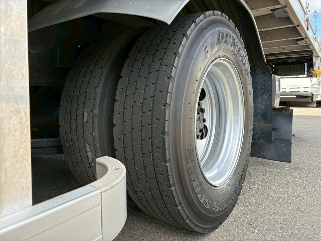 フルキャブ6200フルワイド後輪エアサスパブコ6速MT|中古トラックの販売・買取・査定のアイナビ