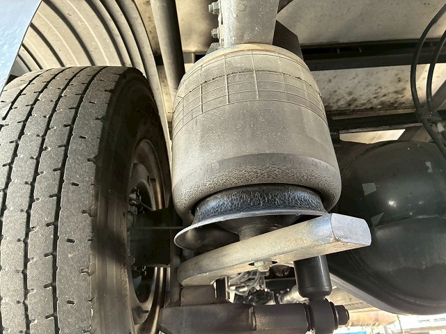 フルキャブ6200フルワイド後輪エアサスパブコ6速MT|中古トラックの販売・買取・査定のアイナビ