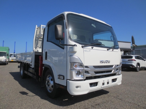 いすゞエルフ3段ラジコンクレーン付|中古トラックの販売・買取・査定のアイナビ
