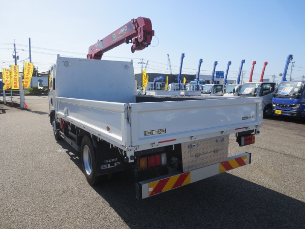 いすゞエルフ3段ラジコンクレーン付|中古トラックの販売・買取・査定のアイナビ