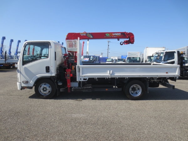 いすゞエルフ3段ラジコンクレーン付|中古トラックの販売・買取・査定のアイナビ