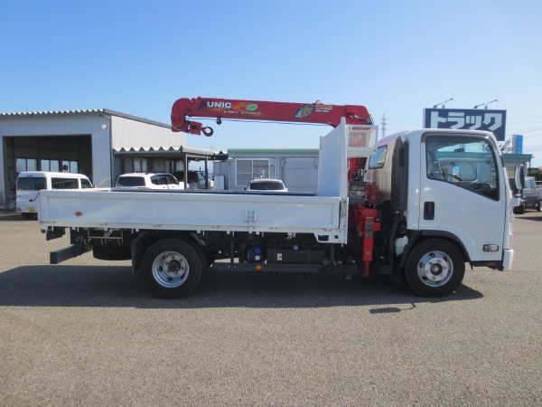 いすゞエルフ3段ラジコンクレーン付|中古トラックの販売・買取・査定のアイナビ