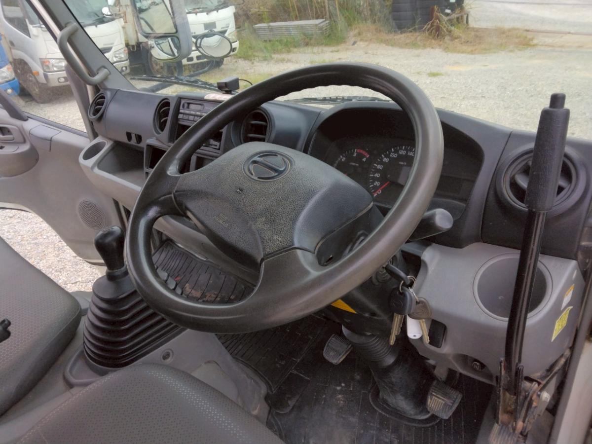 H25年 日野デュトロ3t低床ダンプ No.1011|中古トラックの販売・買取・査定のアイナビ