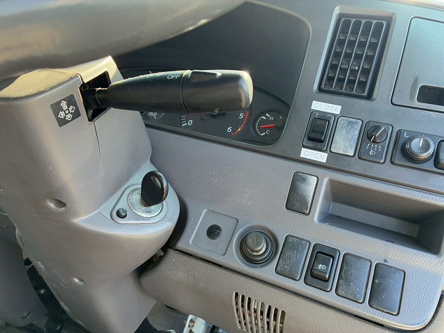 乗車定員29人リアトランク総輪エアサス自動扉ガソリン車|中古トラックの販売・買取・査定のアイナビ