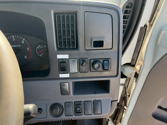 乗車定員29人リアトランク総輪エアサス自動扉ガソリン車|中古トラックの販売・買取・査定のアイナビ