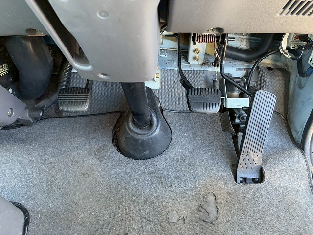 乗車定員29人リアトランク総輪エアサス自動扉ガソリン車|中古トラックの販売・買取・査定のアイナビ