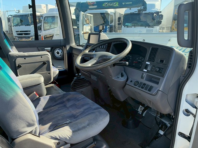 乗車定員29人リアトランク総輪エアサス自動扉ガソリン車|中古トラックの販売・買取・査定のアイナビ