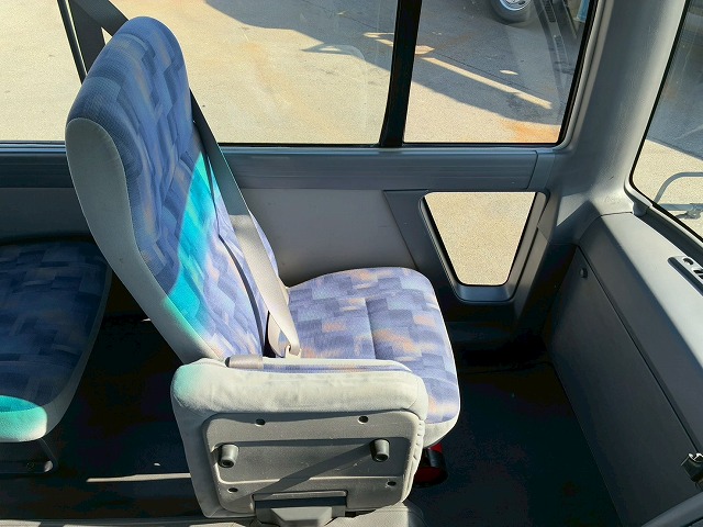 乗車定員29人リアトランク総輪エアサス自動扉ガソリン車|中古トラックの販売・買取・査定のアイナビ