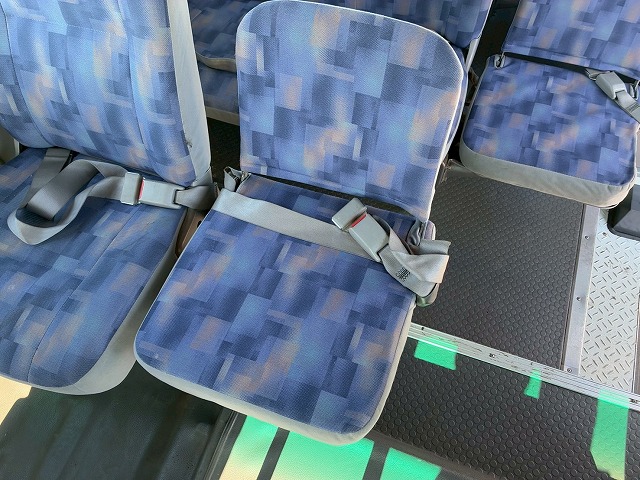 乗車定員29人リアトランク総輪エアサス自動扉ガソリン車|中古トラックの販売・買取・査定のアイナビ