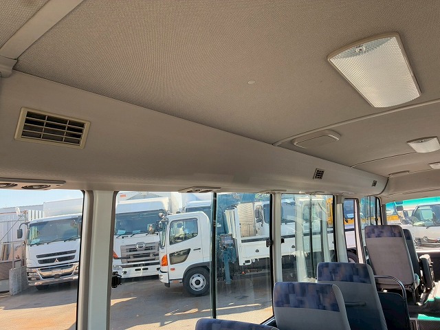 乗車定員29人リアトランク総輪エアサス自動扉ガソリン車|中古トラックの販売・買取・査定のアイナビ