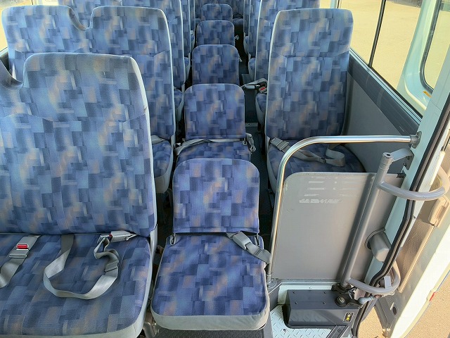 乗車定員29人リアトランク総輪エアサス自動扉ガソリン車|中古トラックの販売・買取・査定のアイナビ