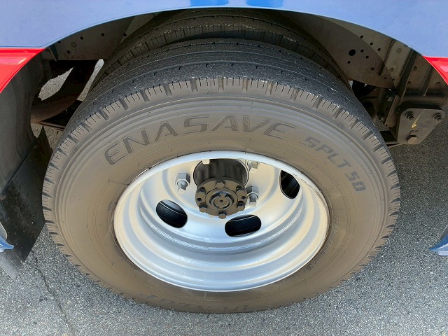 乗車定員29人リアトランク総輪エアサス自動扉ガソリン車|中古トラックの販売・買取・査定のアイナビ