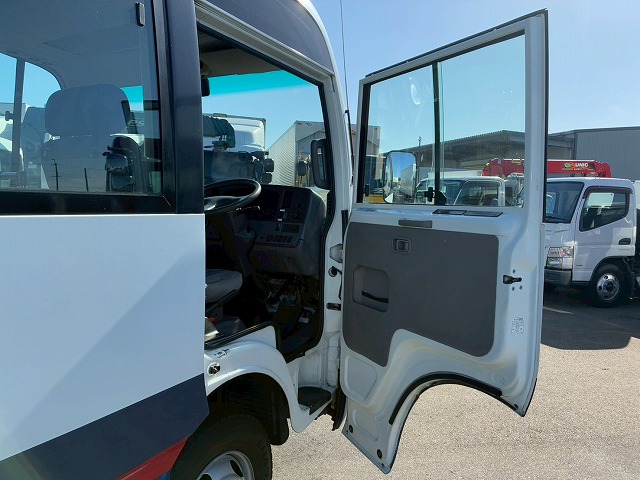 乗車定員29人リアトランク総輪エアサス自動扉ガソリン車|中古トラックの販売・買取・査定のアイナビ