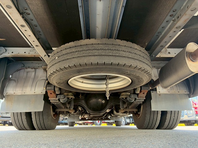 乗車定員29人リアトランク総輪エアサス自動扉ガソリン車|中古トラックの販売・買取・査定のアイナビ