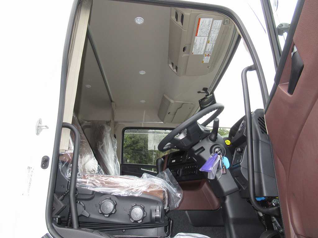 3軸高床 アルミ平 Rエアサス MTリターダ 380PS 7速|中古トラックの販売・買取・査定のアイナビ