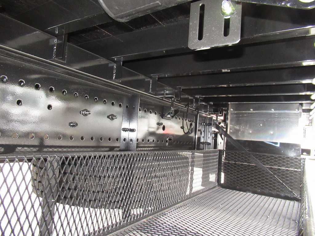 3軸高床 アルミ平 Rエアサス MTリターダ 380PS 7速|中古トラックの販売・買取・査定のアイナビ