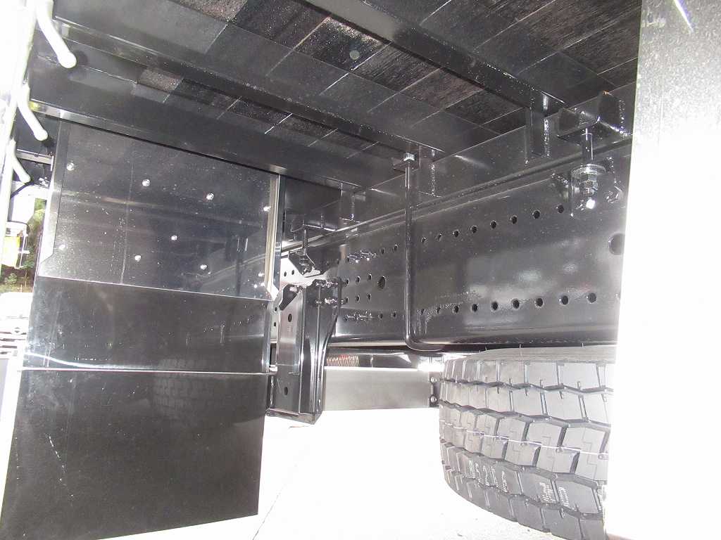 3軸高床 アルミ平 Rエアサス MTリターダ 380PS 7速|中古トラックの販売・買取・査定のアイナビ