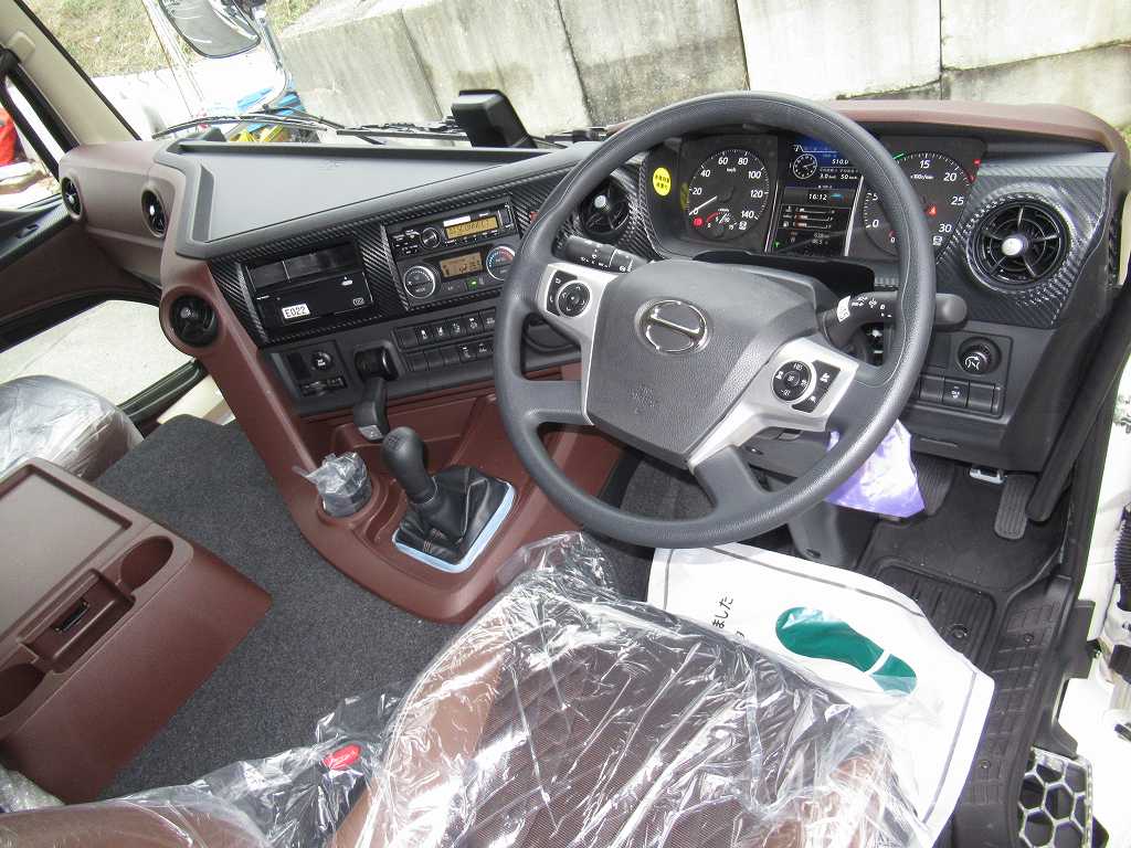 3軸高床 アルミ平 Rエアサス MTリターダ 380PS 7速|中古トラックの販売・買取・査定のアイナビ