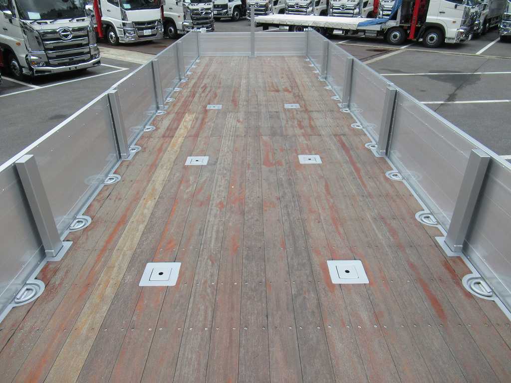 3軸高床 アルミ平 Rエアサス MTリターダ 380PS 7速|中古トラックの販売・買取・査定のアイナビ